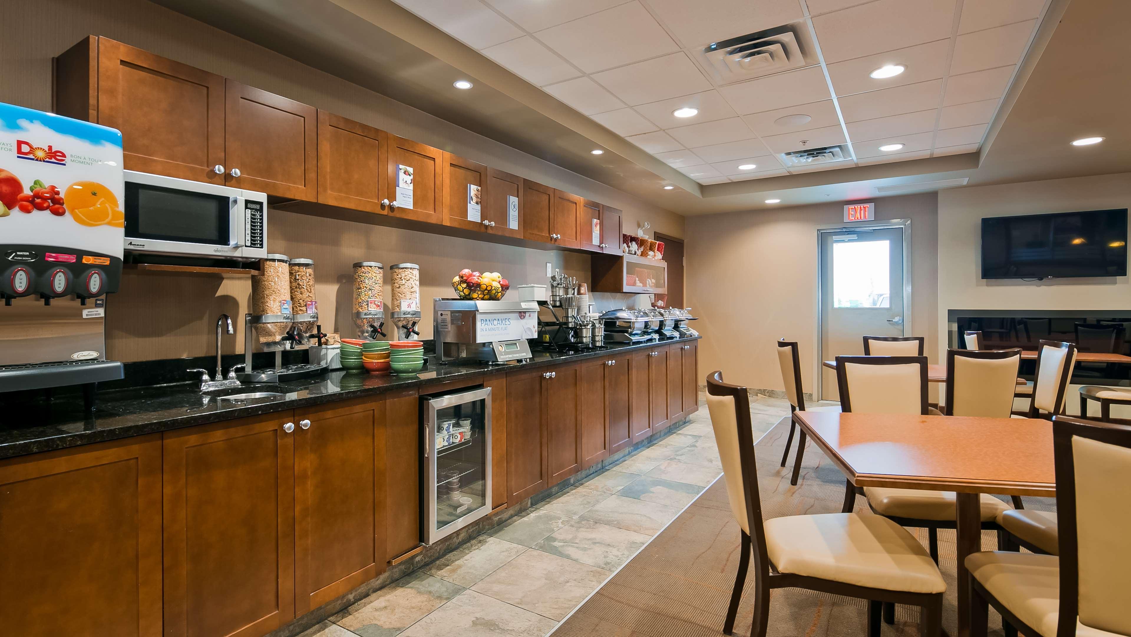 Best Western Plus Service Inn & Suites Lethbridge Luaran gambar