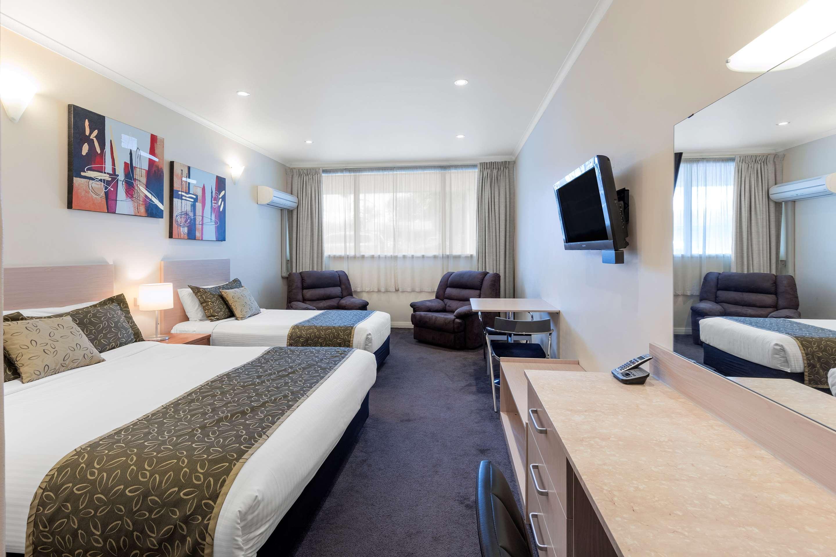 Best Western Plus Service Inn & Suites Lethbridge Luaran gambar