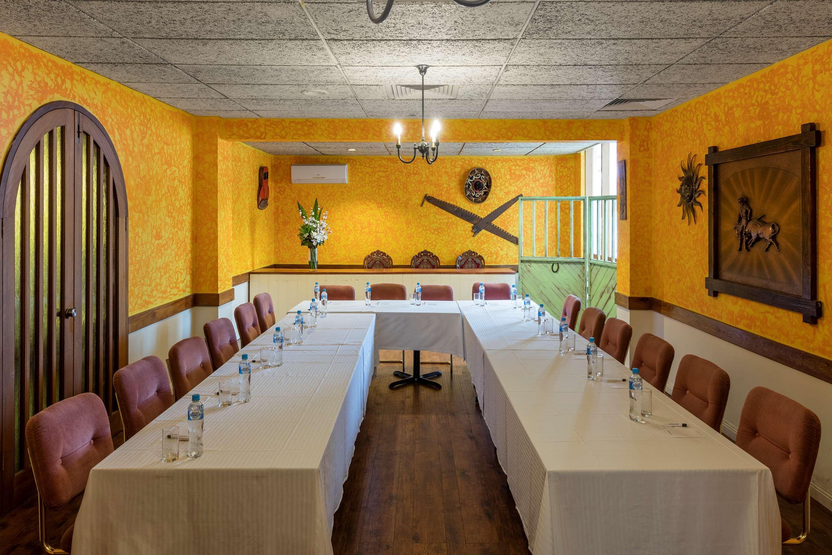 Best Western Plus Service Inn & Suites Lethbridge Luaran gambar